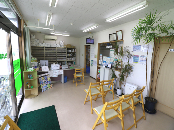 うえはす調剤薬局店内